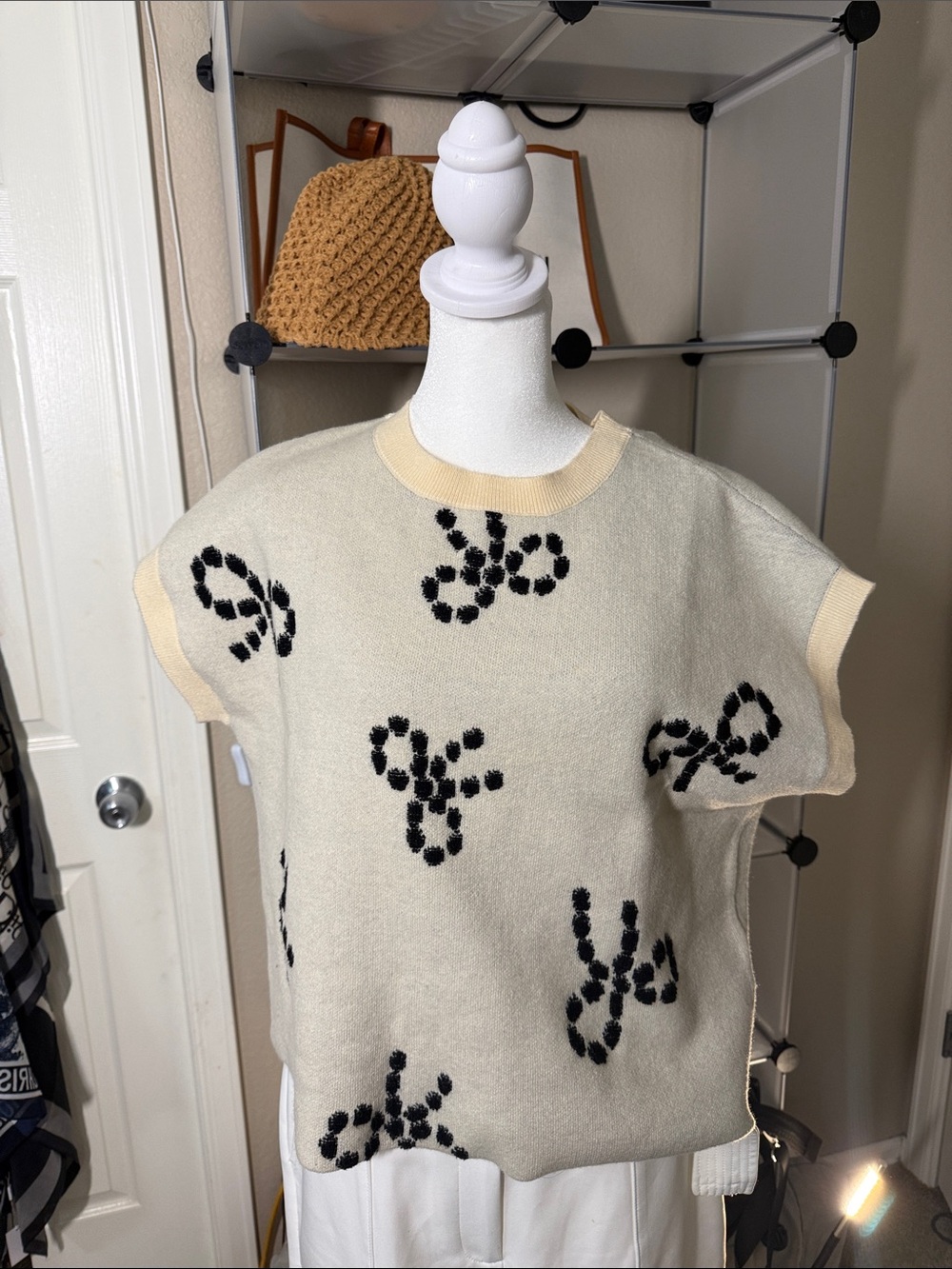 Cream Short-Sleeve Knit Sweater with Black Ribbon Pattern